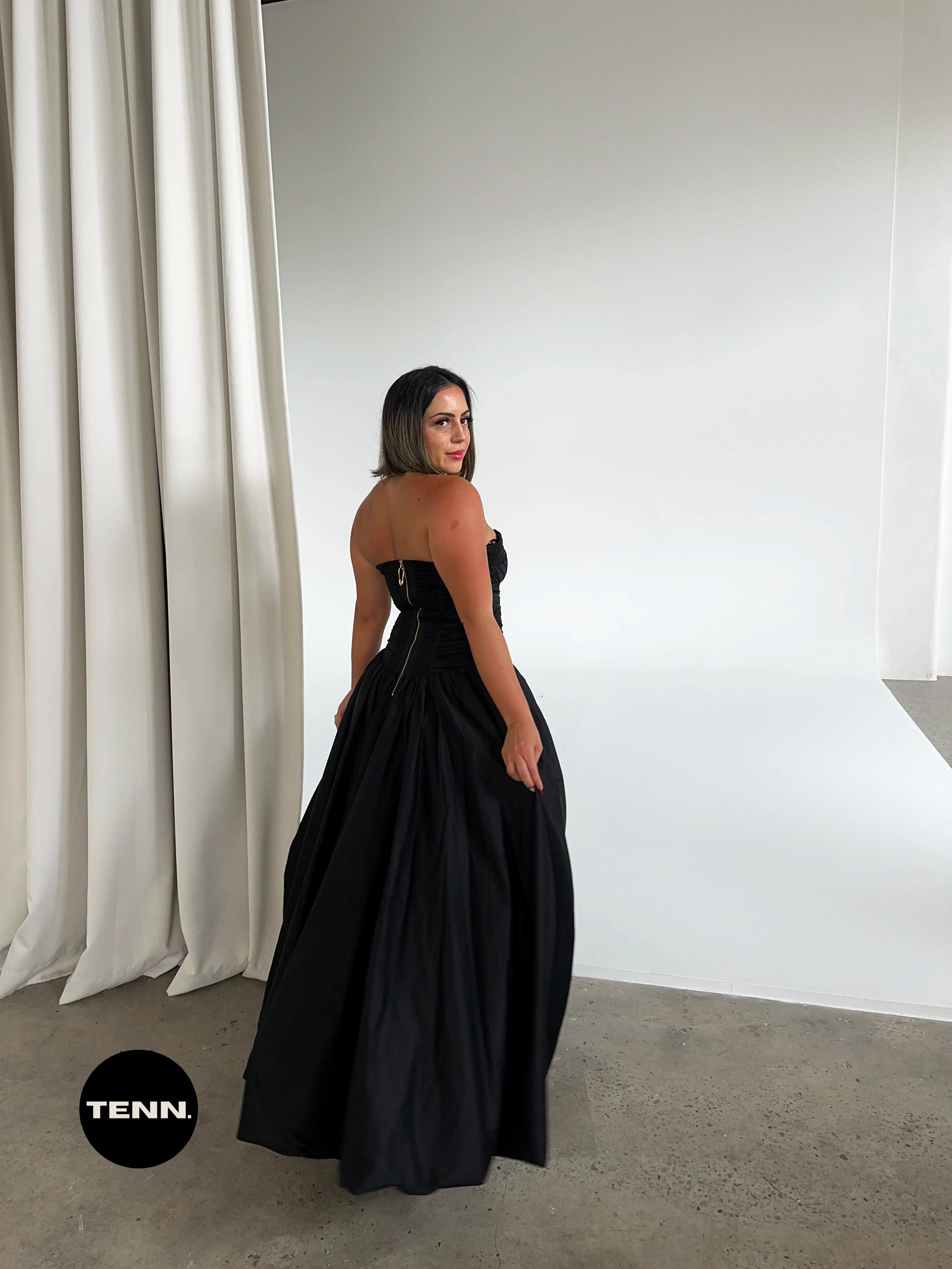 Violette Bubble hem Maxi Dress - Black - Image 7